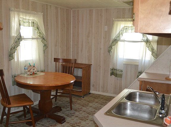 3rd image of 1077 Herring Ave