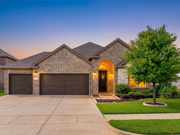 2nd image of 1303 Axis Deer Rd