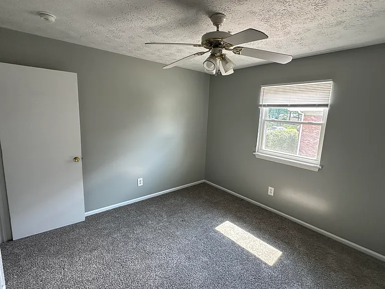 380 Redding Rd #1 — Photo 38
