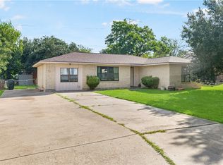 2909 Arizona Ave, Bryan, TX 77803