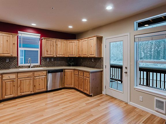 4th image of 4401 Riverside Dr Unit B1