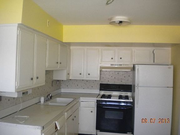 2nd image of 9522 S Kenneth Ave #3N