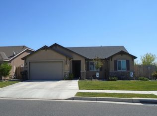 518 Hall St, Tulare, CA 93274
