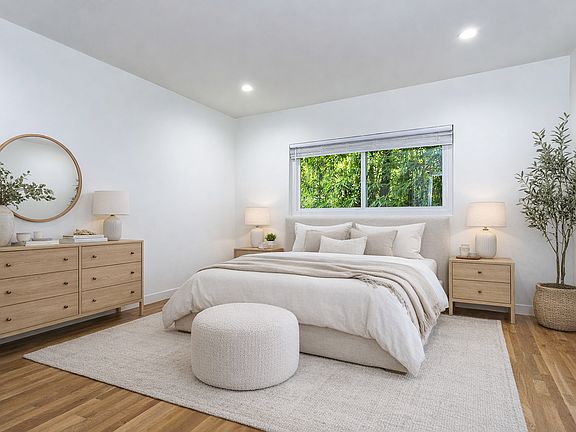 4th image of 811 Euclid St #811