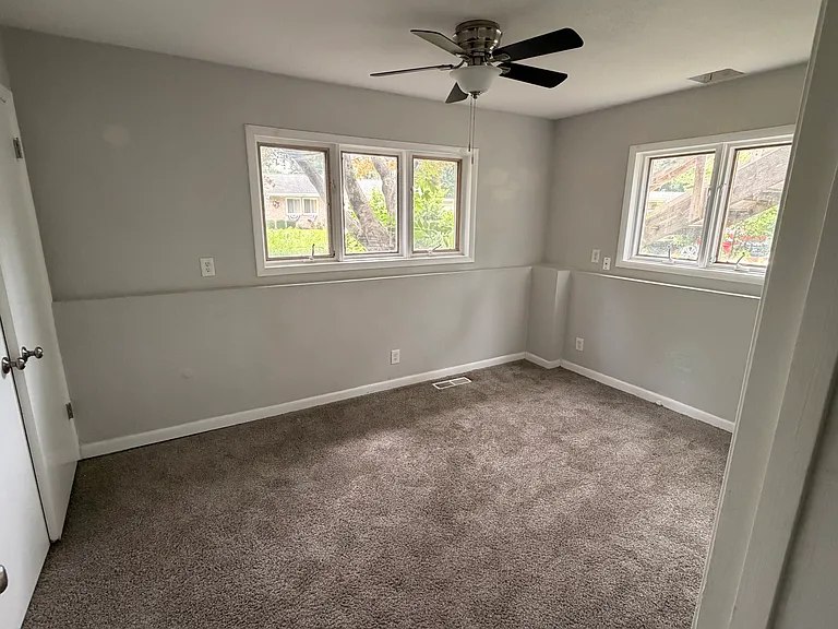 1206 Tree Top Ln #B — Photo 6