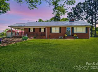 3340 Wrenwood Dr, Newton, NC 28658