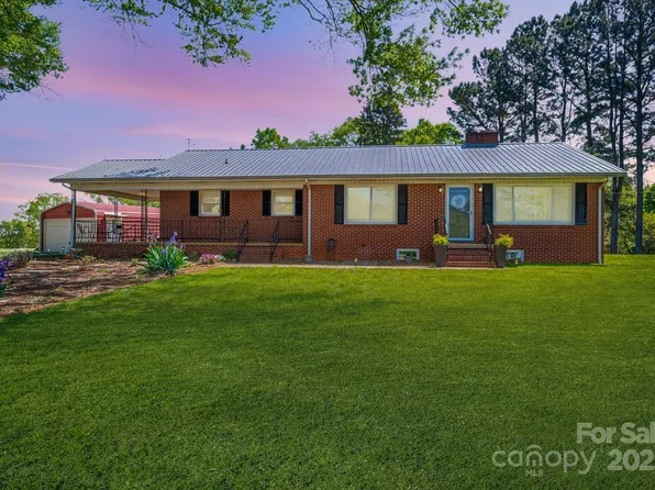 3340 Wrenwood Dr, Newton, NC 28658
