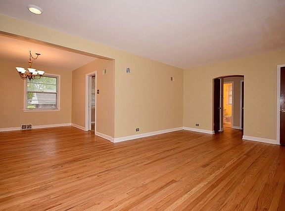 4th image of 10245 Kent St