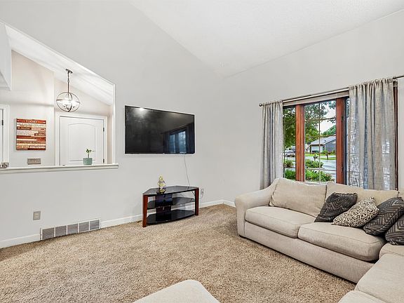 4th image of 4404 81st St