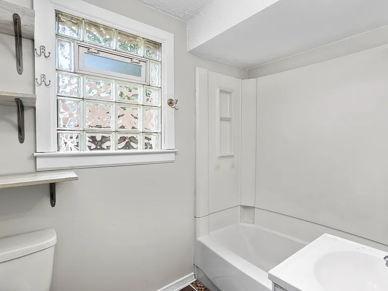 188 Glendola Ave — Photo 10