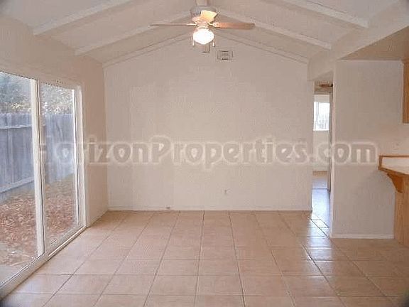 (5) : 10926 Nogalera Way Rancho Cordova, CA