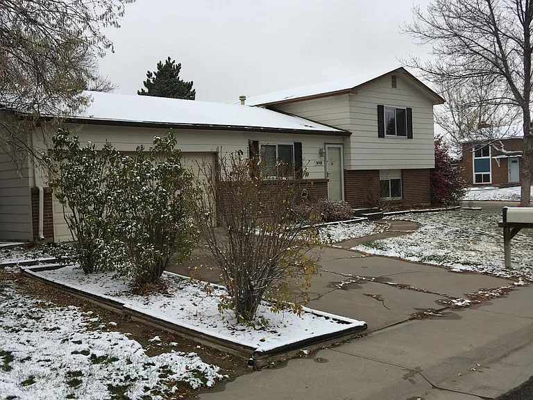 10749 Owens St — Photo 3