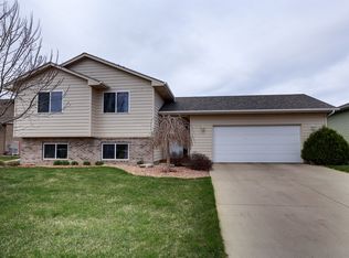 3917 S Stanford Ave, Sioux Falls, SD 57106