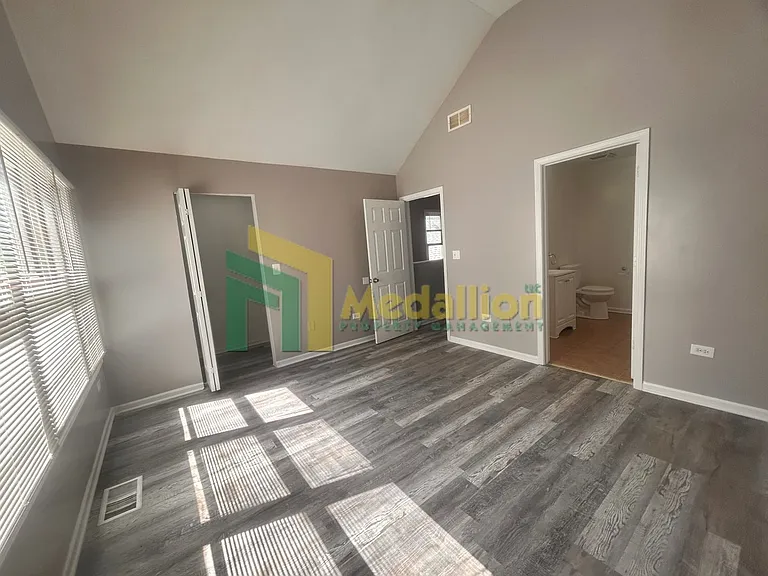 5954 S Maplewood Ave — Photo 27