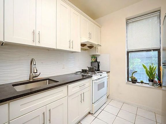 3rd image of 558 51st St