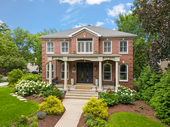 26 N Julian St, Naperville, IL 60540
