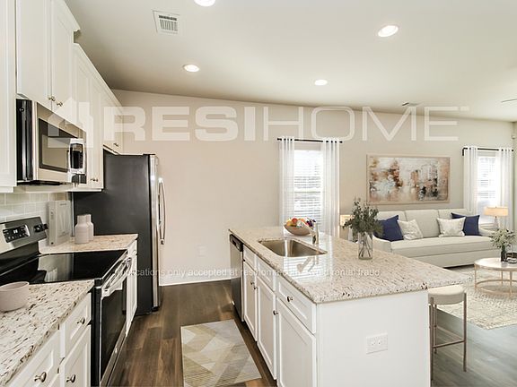 5th image of 3025 Faireno Pl