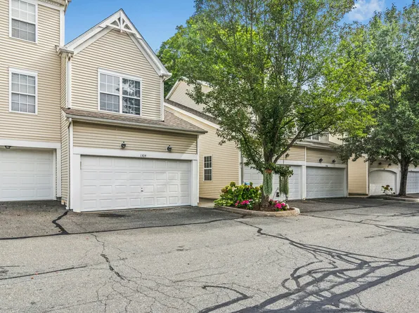 1304 Eaton Court #1304, Danbury, CT 06811