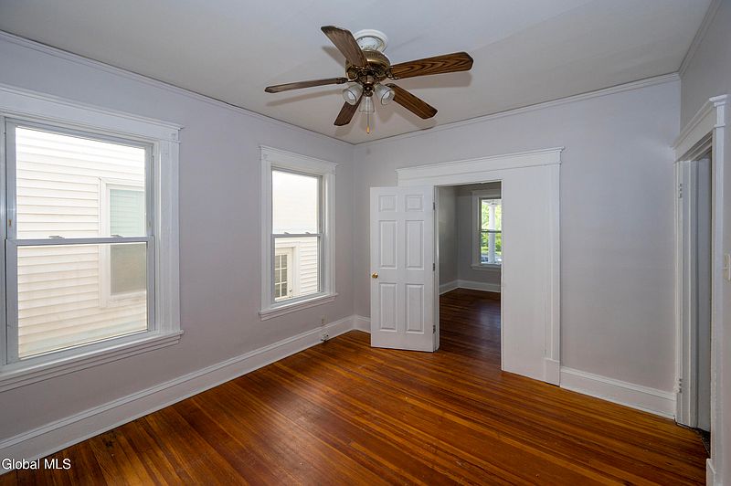 4th image of 10 Hurlbut Street