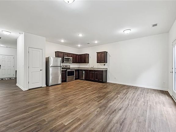 4th image of 3294 Tarian Way