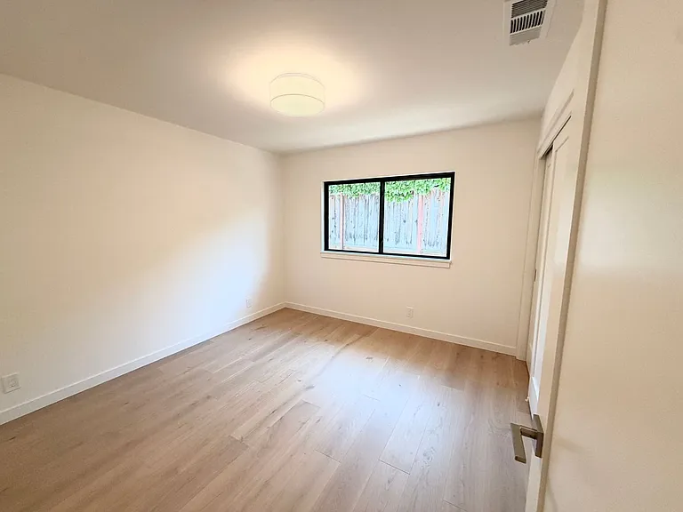 430 San Domingo Way — Photo 32