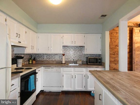 3rd image of 2894 Madeira Ct
