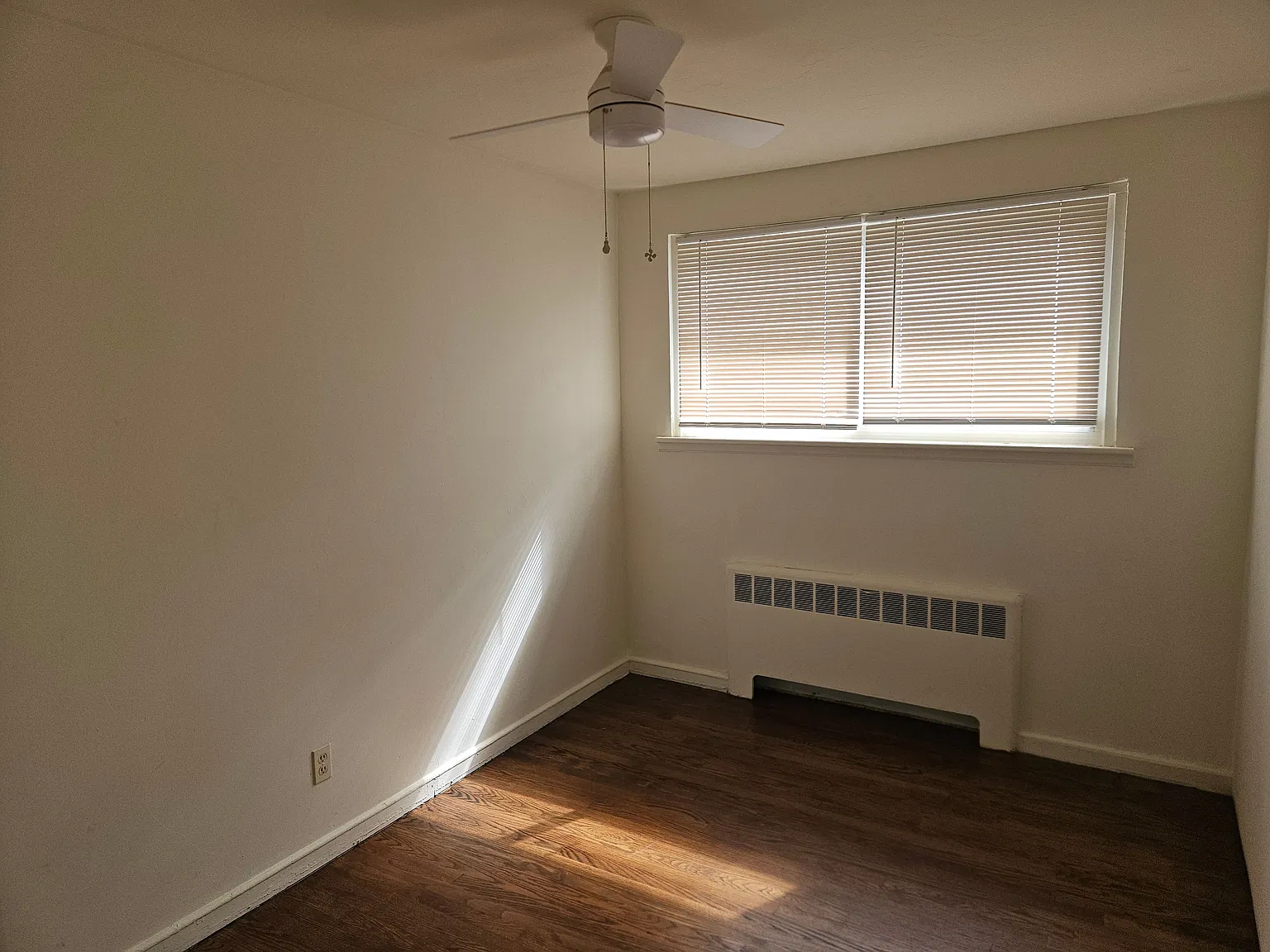 2 bed, 1.0 bath, 800 sqft, $1,600 — Photo 3