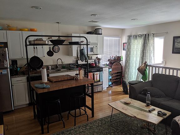2nd image of 2464 F St #B