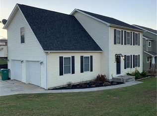 240 Sycamore Rd, Hurricane, WV 25526