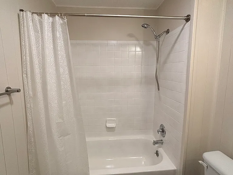 4201 Hawthorne Ave SW — Photo 26