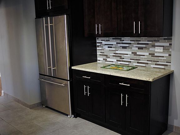 2nd image of 8112 S Maryland Ave Fl 2