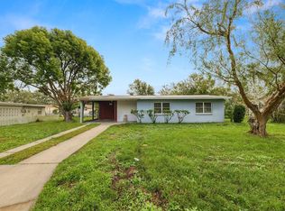 1206 N Palm Dr, Plant City, FL 33563