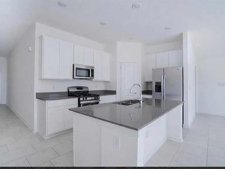 9347 Revere Ave — Photo 4