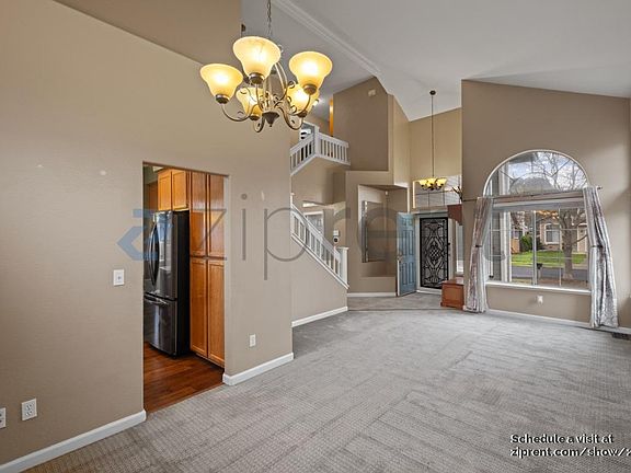 5th image of 2755 Parkview Ter