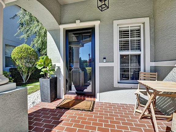 4th image of 1029 Bella Vista Dr NE