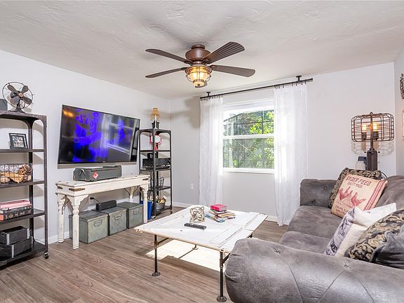 2nd image of 3039 Silk Oak Dr
