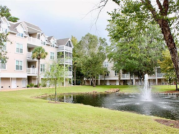3rd image of 107 Shady Brook Cir Unit 300