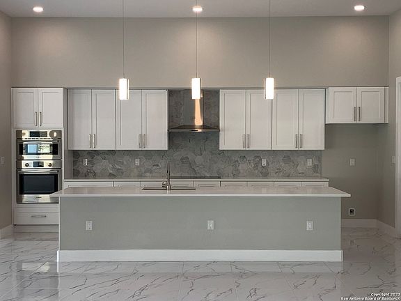 3rd image of 1407 Tivoli Hill
