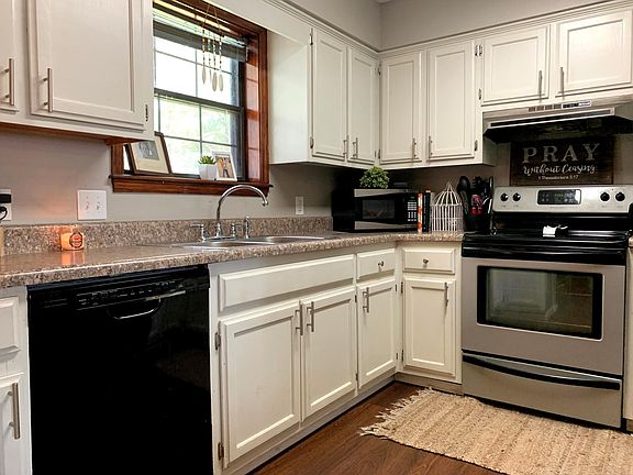 5th image of 1800 Meadowbrook Ln