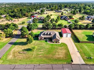 1150 Stone Crest Dr, Edmond, OK 73034