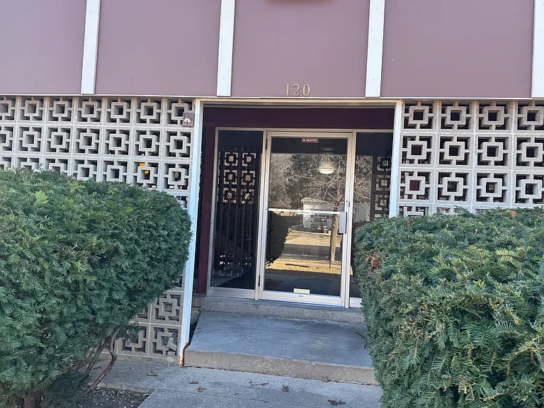 120 W Slifer St #5 — Photo 16
