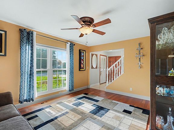 4th image of 2212 Forest Pond Dr