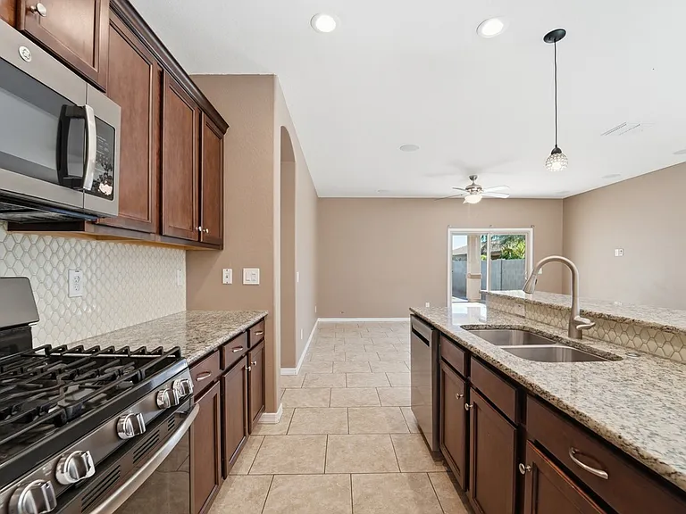 371 W Flame Tree Ave — Photo 8