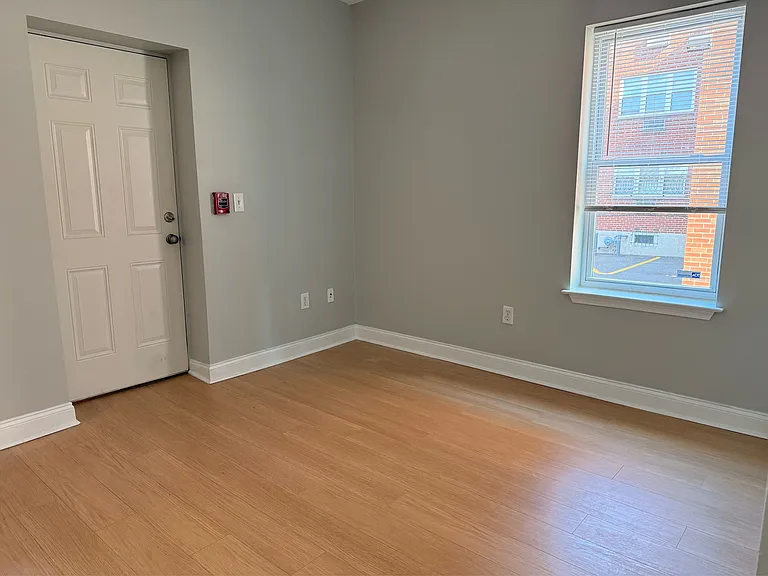 21 Imlay St #1 — Photo 6