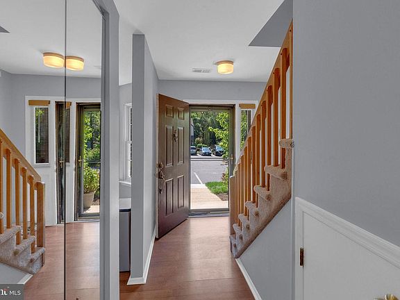 3rd image of 1111 Hickory Ct