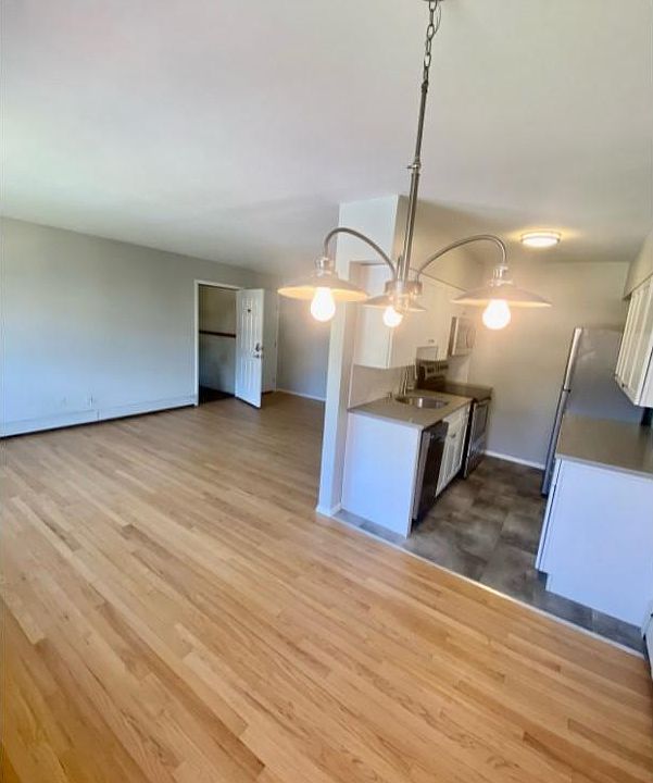 1st image of 144 Main St #302