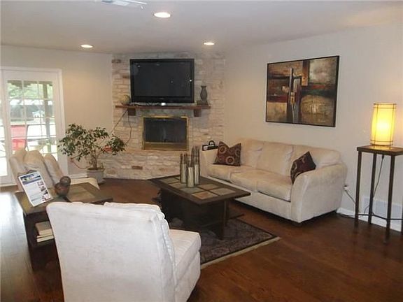 4th image of 8601 Granada Hills Dr