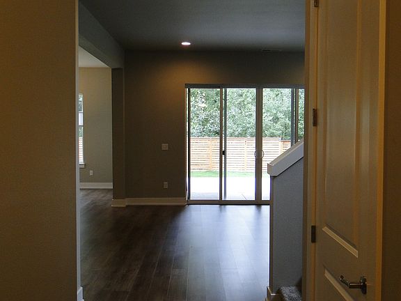 5th image of 13929 187th Avenue Ct E