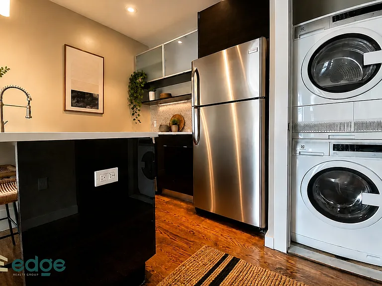 133 Leonard St #4L — Photo 2