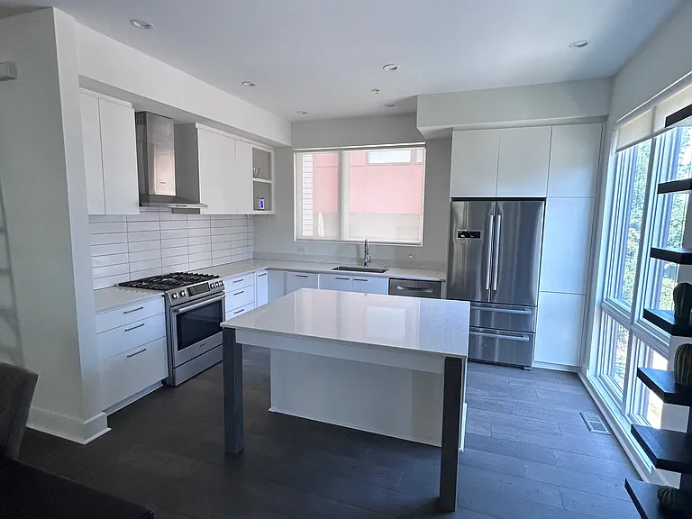 1145 Kirkwood Ave SE — Photo 4